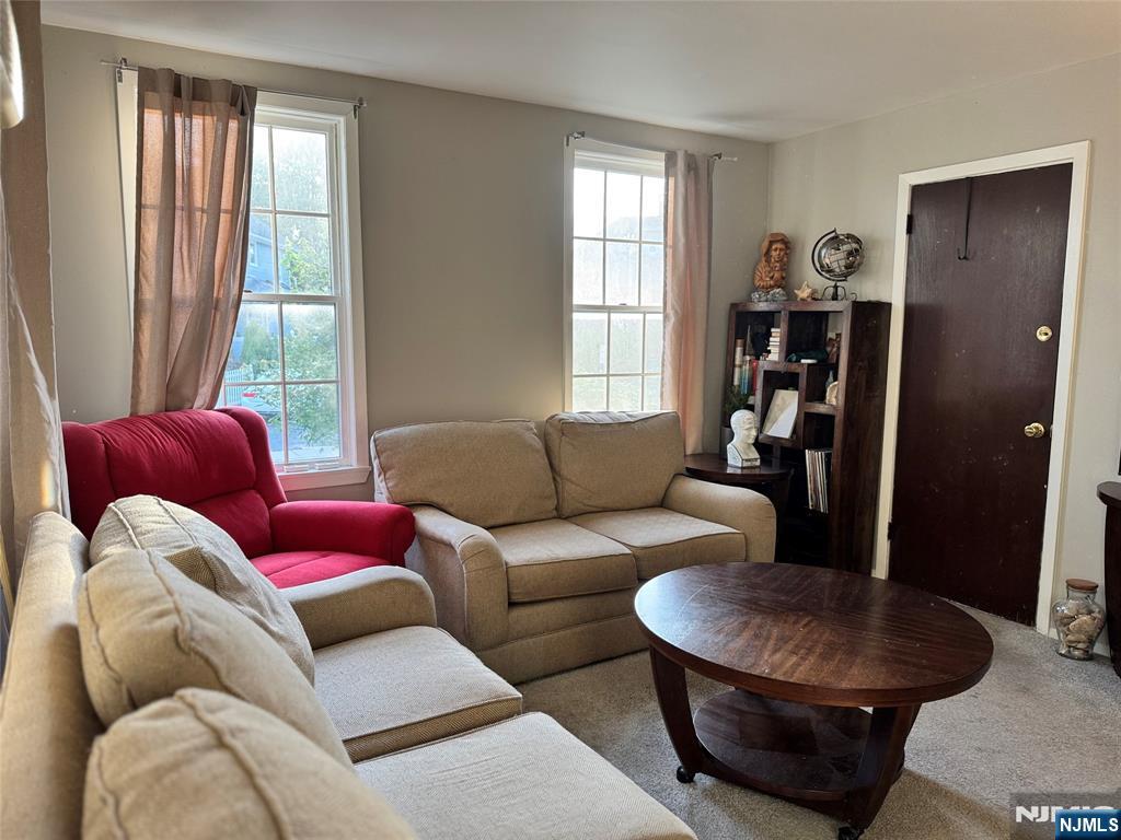 216 Jackson Avenue - Photo 3