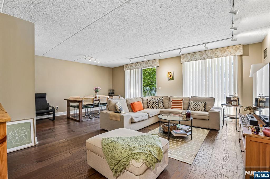 1077 River Road 205 - Photo 5