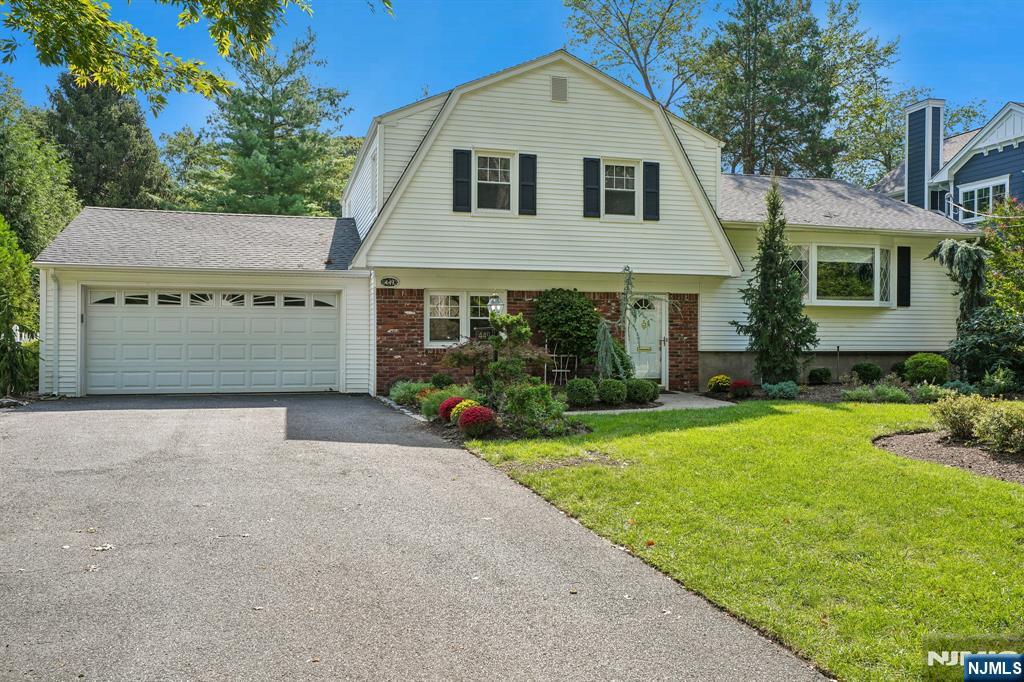 449 Doremus Avenue - Photo 1