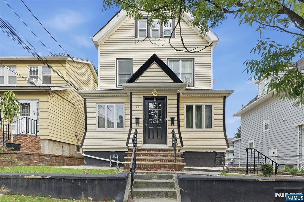 66 Washington Place - Photo 2