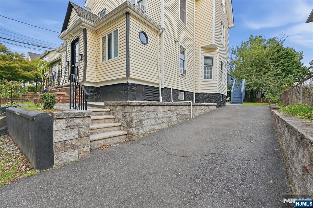66 Washington Place