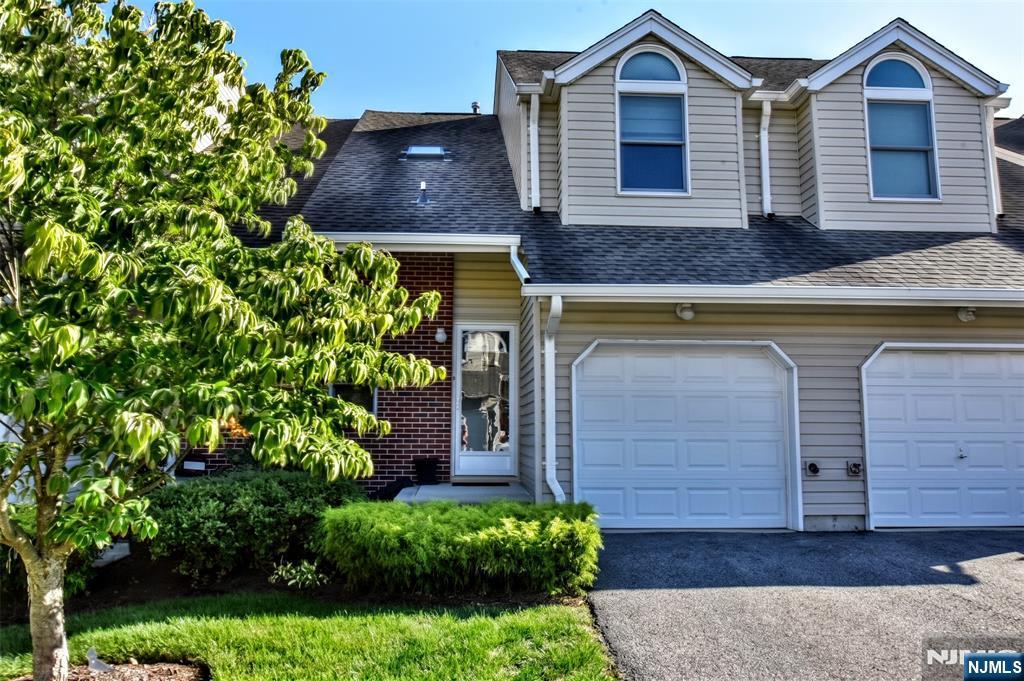 45 Royal Avenue - Photo 1