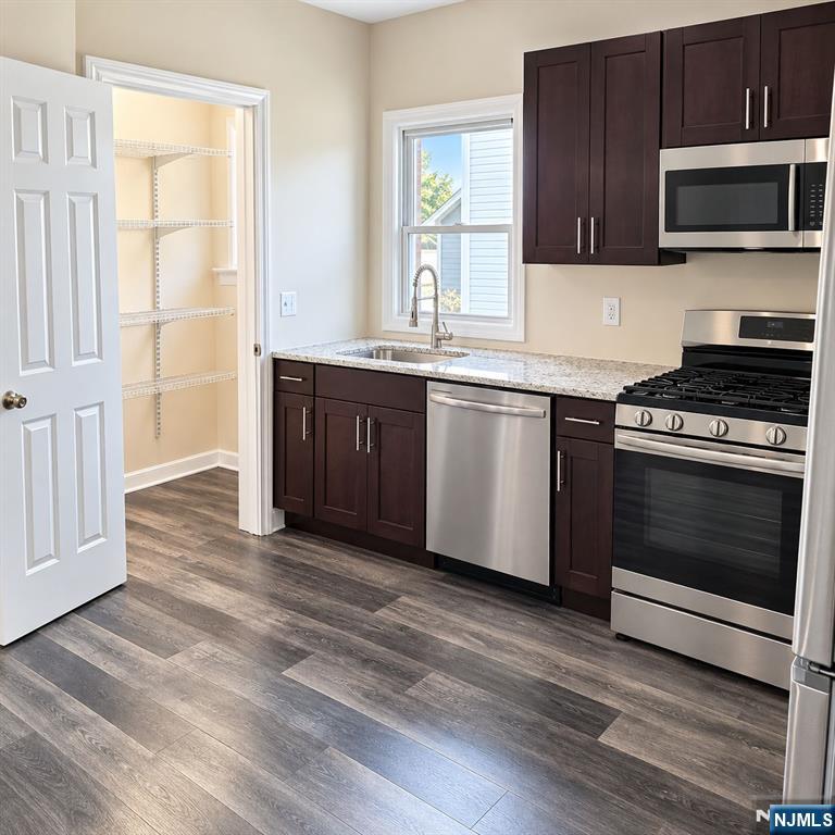87 Arsdale Terrace - Photo 2