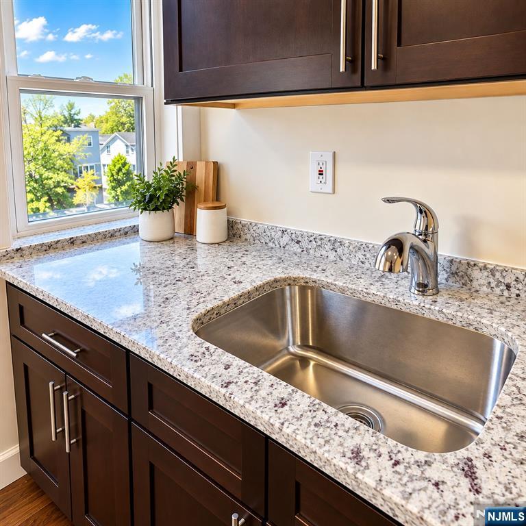 87 Arsdale Terrace - Photo 3