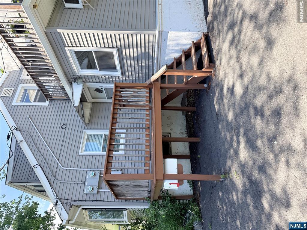 180 Orchard Street - Photo 2