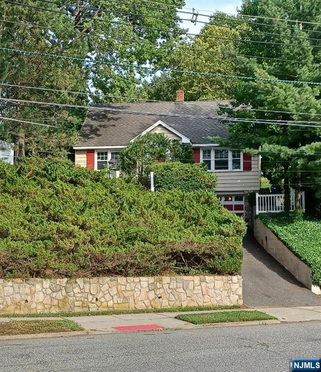 225 Jackson Avenue - Photo 1