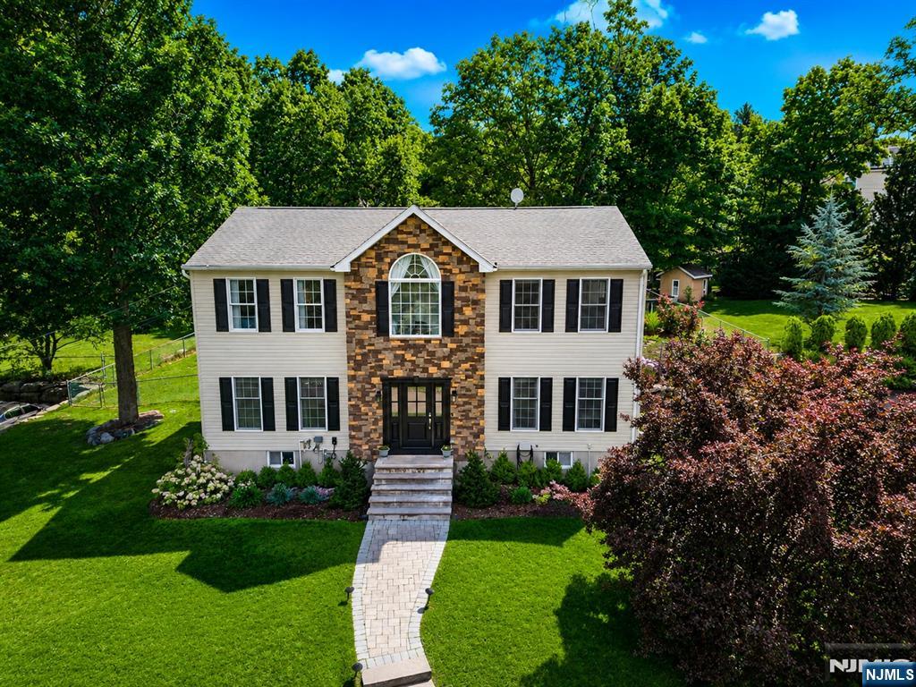 8 Cross Oak Lane - Photo 2