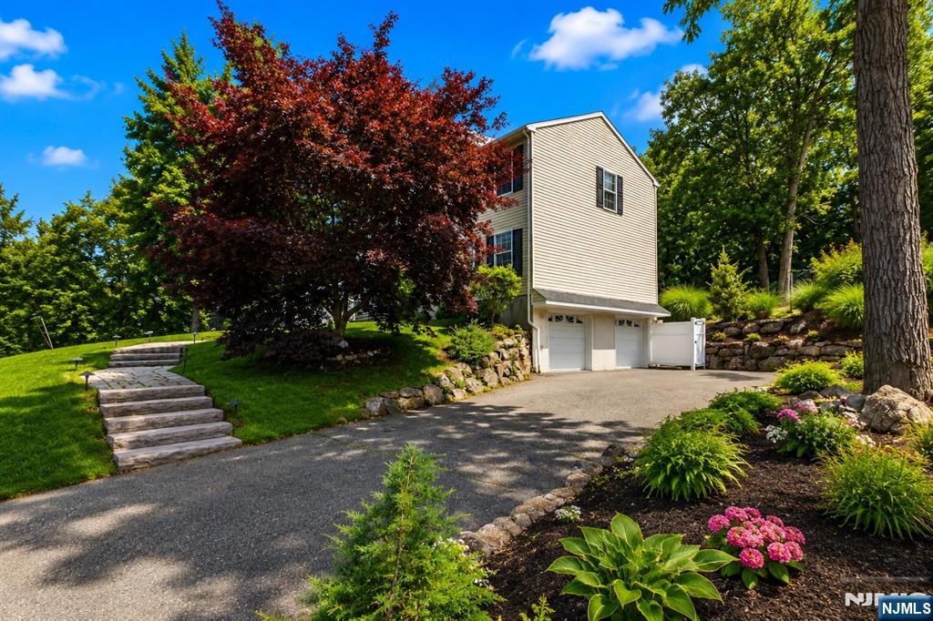 8 Cross Oak Lane - Photo 3