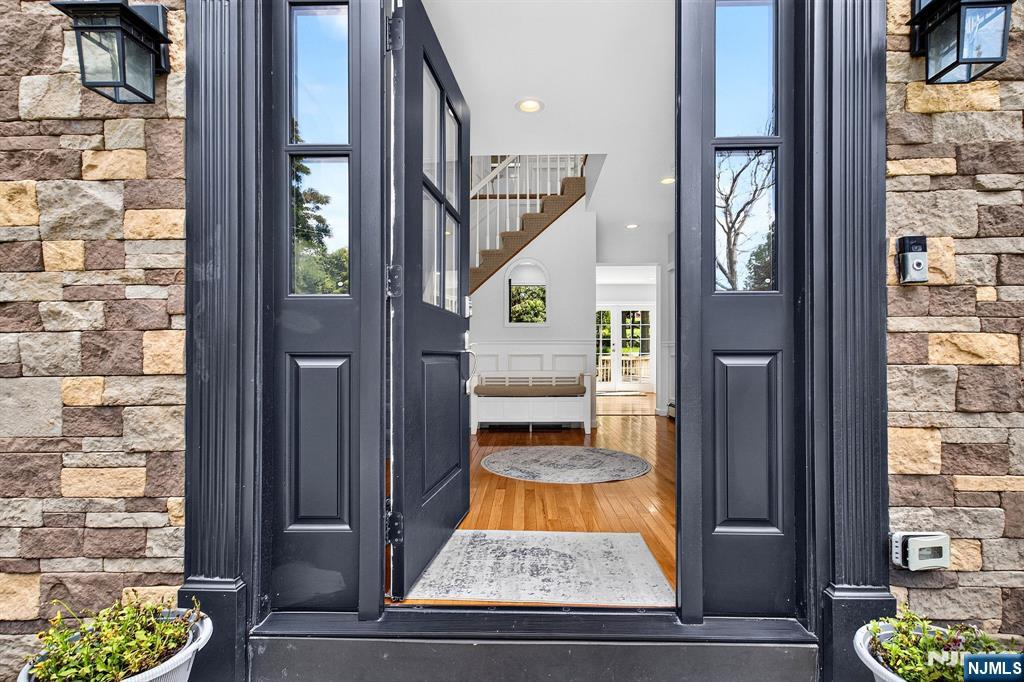 8 Cross Oak Lane - Photo 4