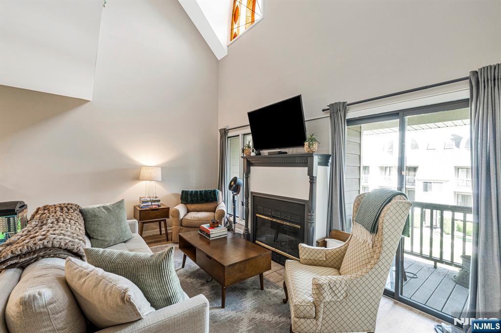 518 River Renaissance B18 - Photo 2