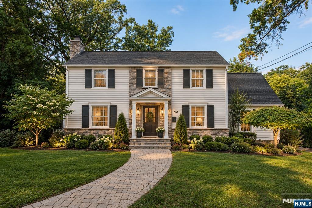 Photo 2 of Single family home for sale at 42 Valley View Ter, Wayne, NJ 07470 | MLS# 26035464 | Listing updated on 2026-09-19