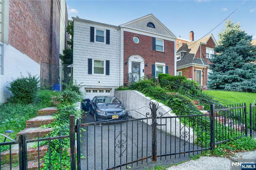 Photo 1 of Single family home for sale at 821 823 10th Street, Newark, NJ 07108 | MLS# 26035468 | Listing updated on 2026-09-17