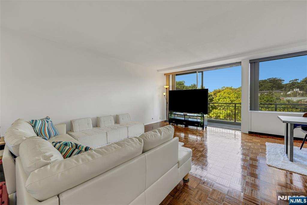 4 Horizon Road 631 - Photo 1