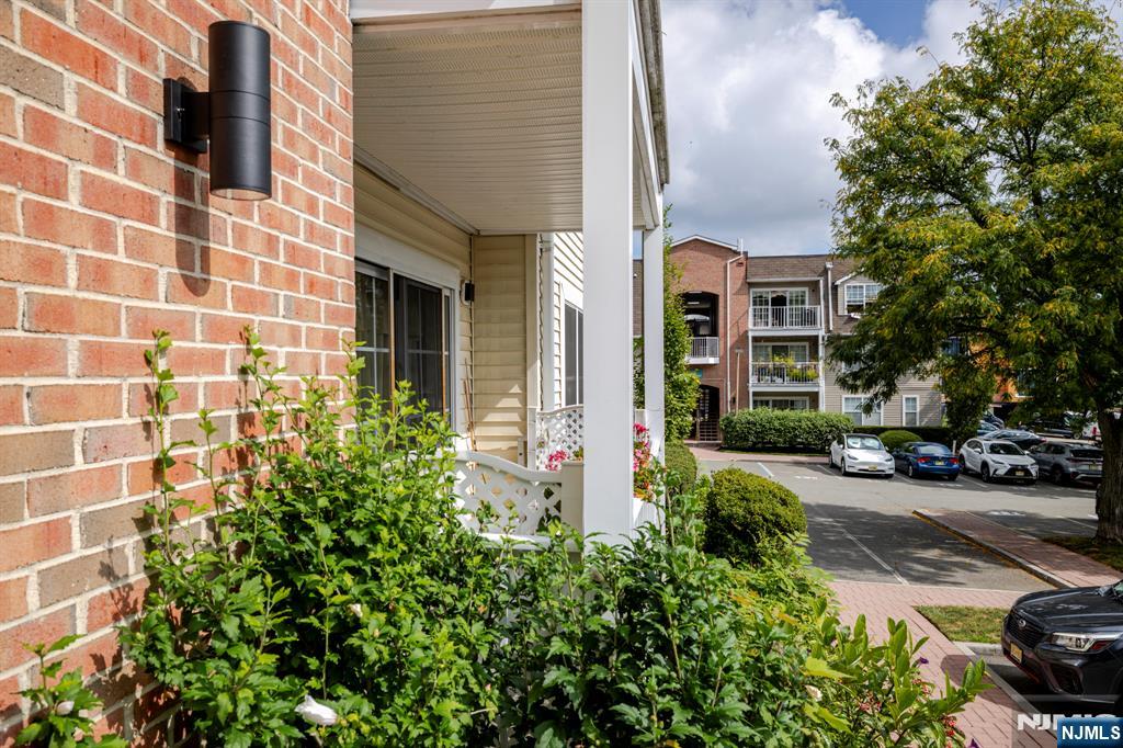 400 Crown Court 571 - Photo 1