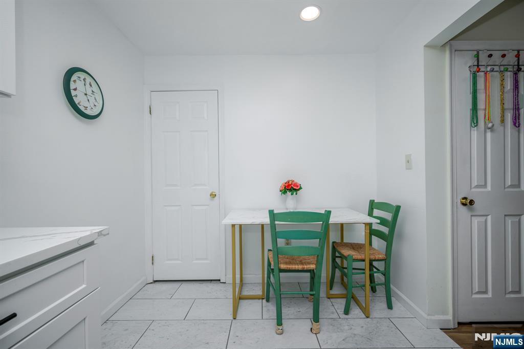 400 Crown Court 571 - Photo 5