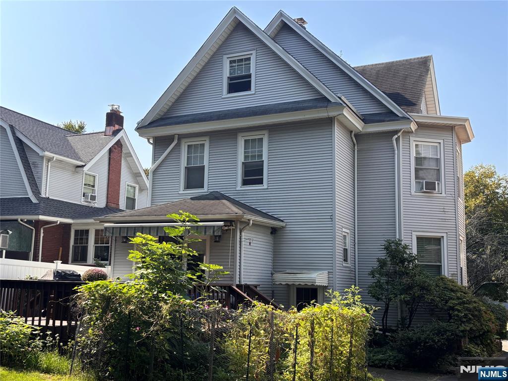 325 Sylvan Avenue - Photo 4