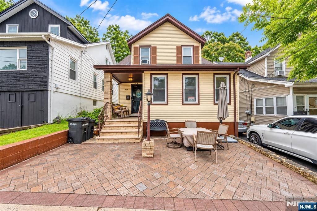 20 Berkeley Street - Photo 2