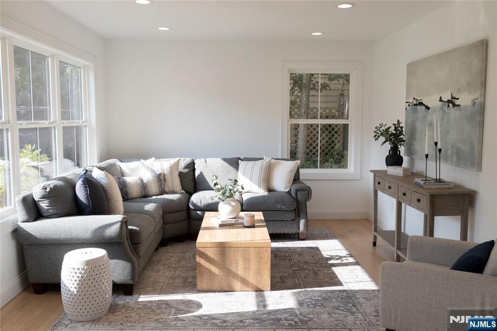 14 Maplewood - Photo 3
