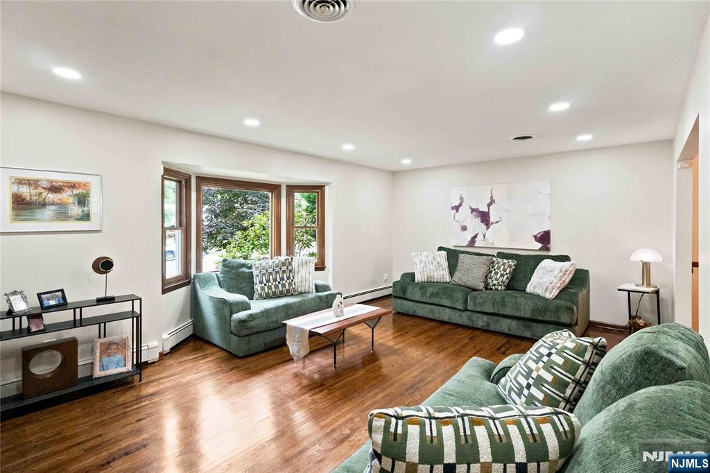 210 Blanche Avenue - Photo 3