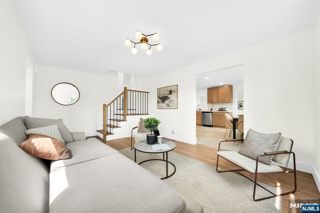 2397 Seymour Avenue - Photo 4
