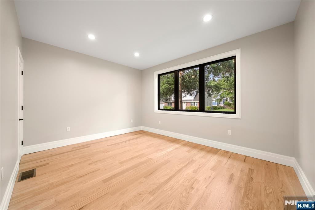12 Spruce Street - Photo 4