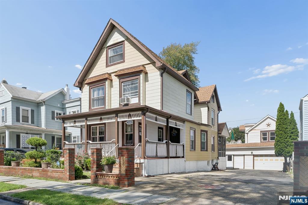 120 Norman Street - Photo 2