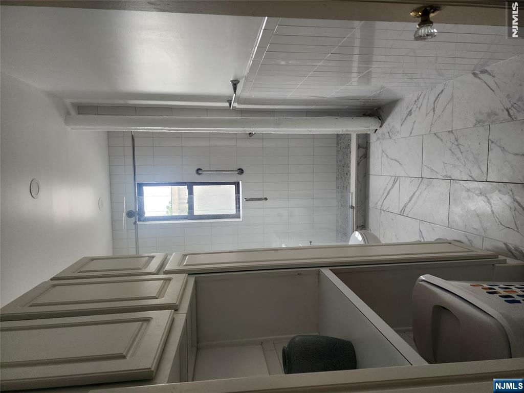 1055 Boulevard East - Photo 4