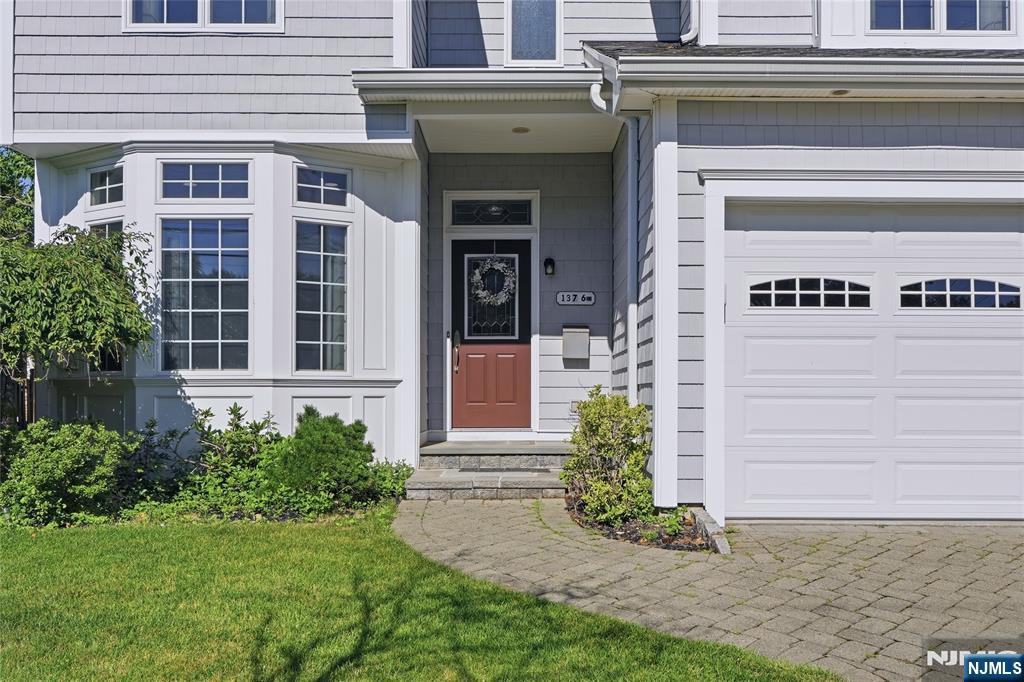 137 6th Street - Photo 2