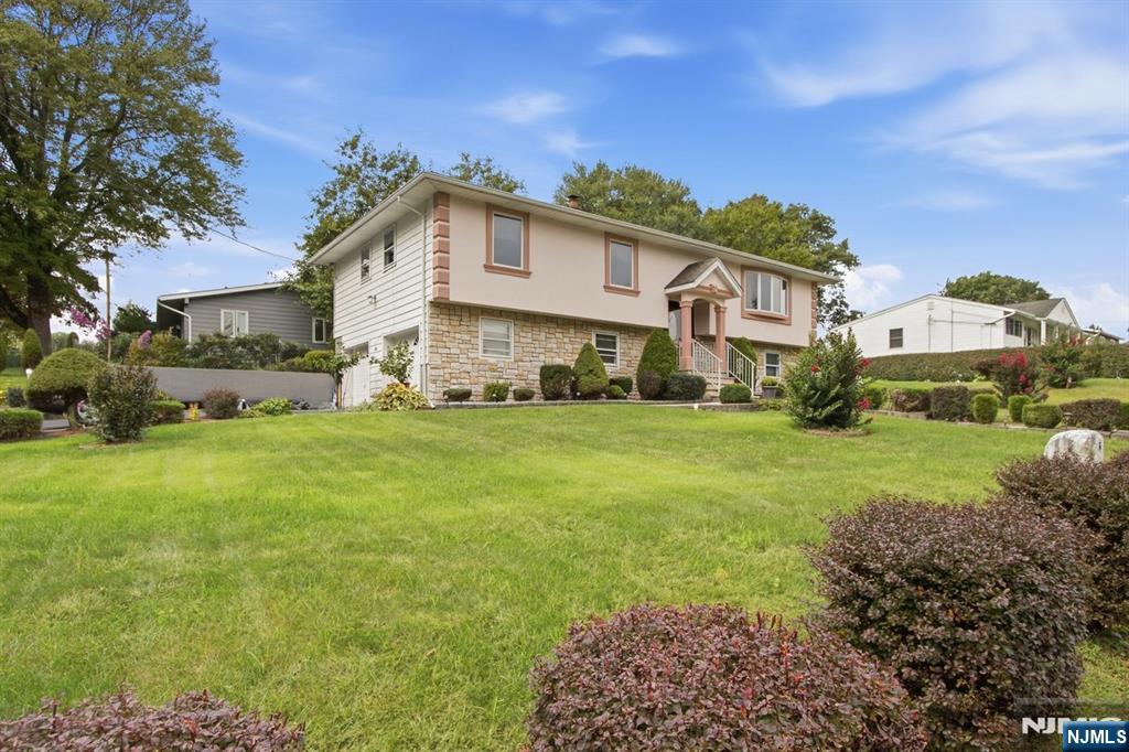 14 Leonard Road - Photo 3