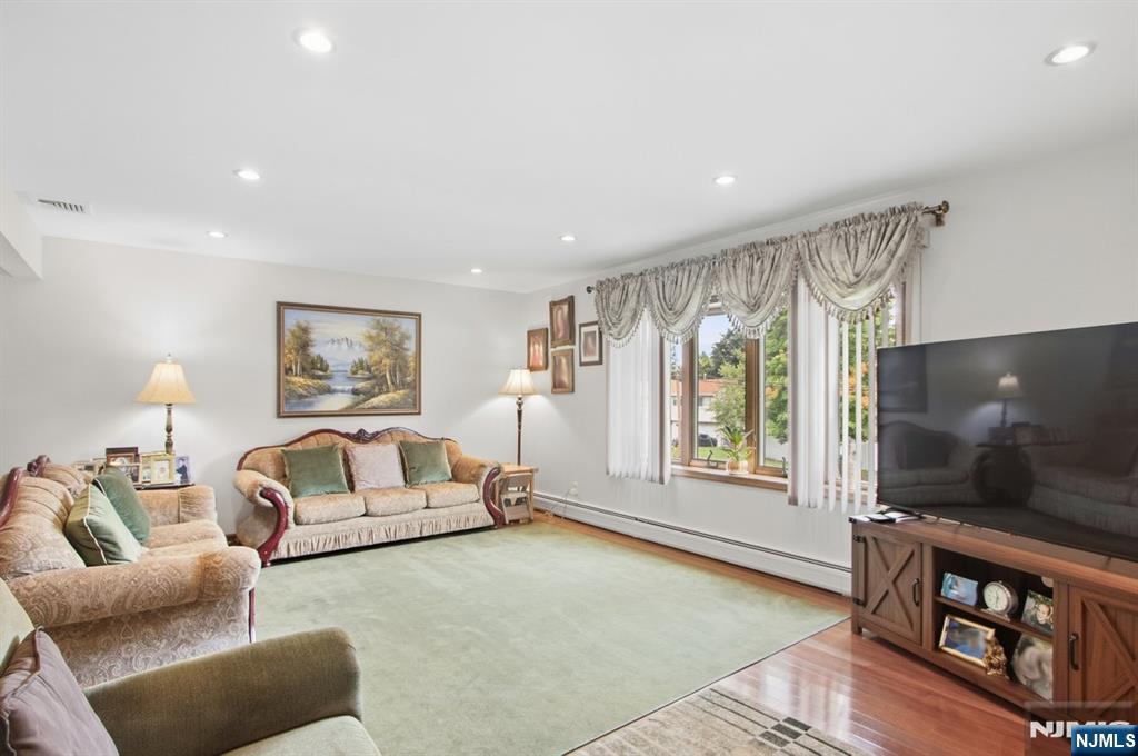 14 Leonard Road - Photo 5