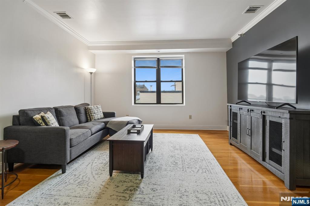 85 Broadway 3C - Photo 3