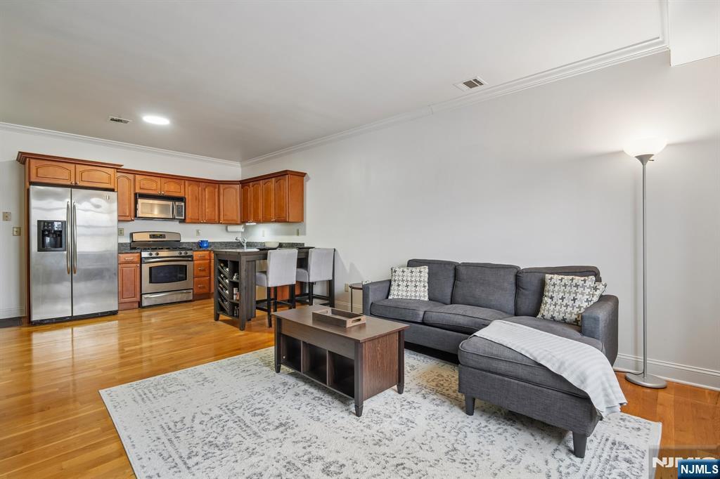85 Broadway 3C - Photo 5