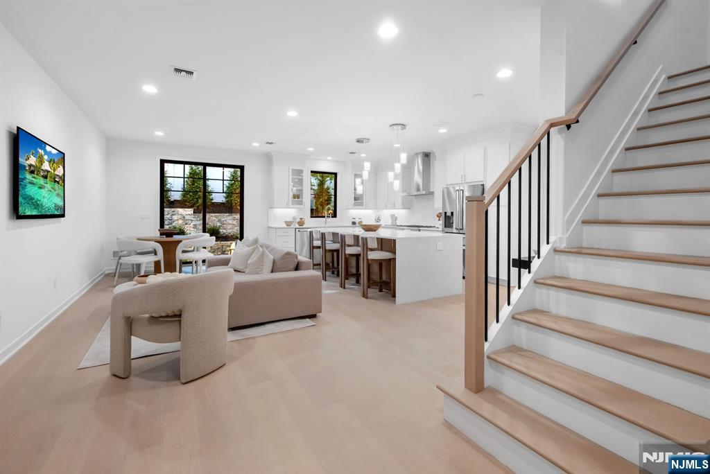 9 Fey Place - Photo 3