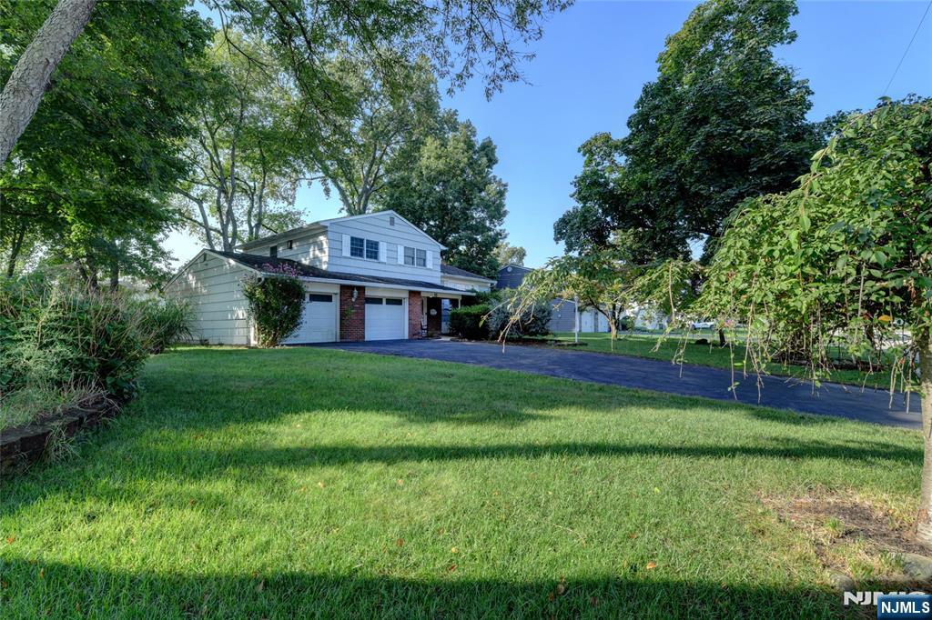 15 Jocelyn Place - Photo 2