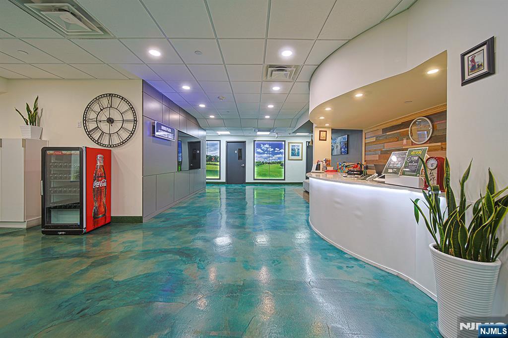 225 Broad Avenue 101 - Photo 4