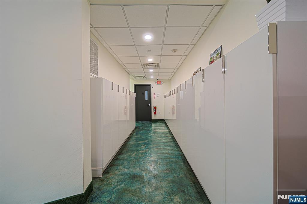 225 Broad Avenue 101 - Photo 5