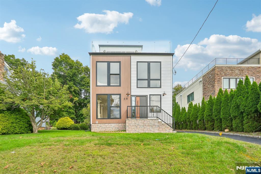 Photo 1 of Single family home for sale at 68 Livingston Ave, Livingston, NJ 07039 | MLS# 26035581 | Listing updated on 2026-10-04