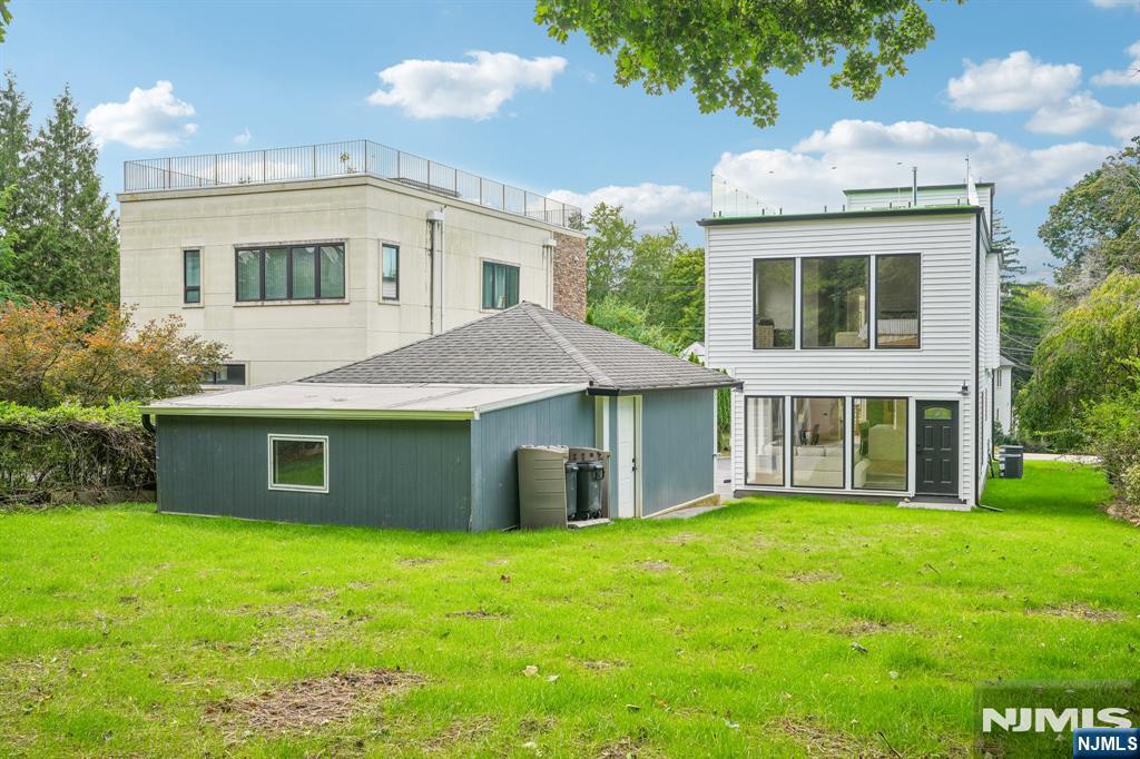 68 N Livingston Avenue
