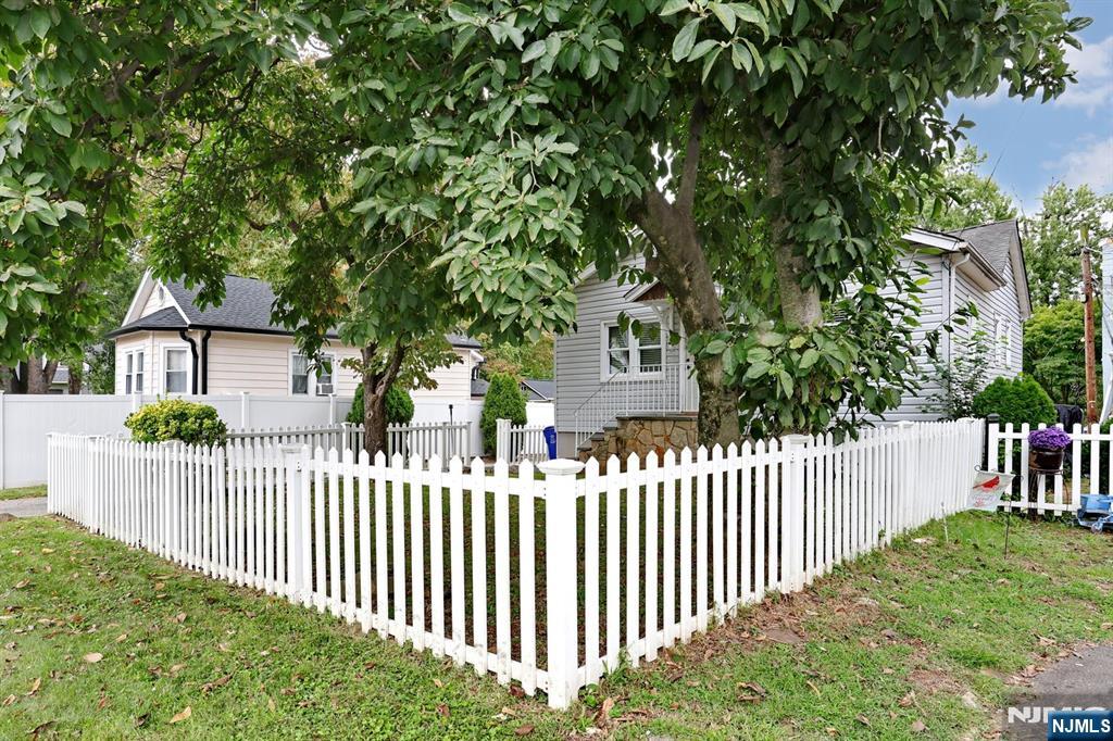 15 Crescent Avenue - Photo 2