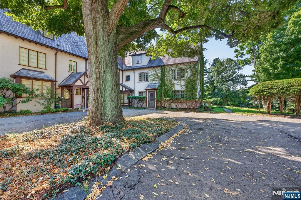 45 Dwight Place 8 - Photo 4