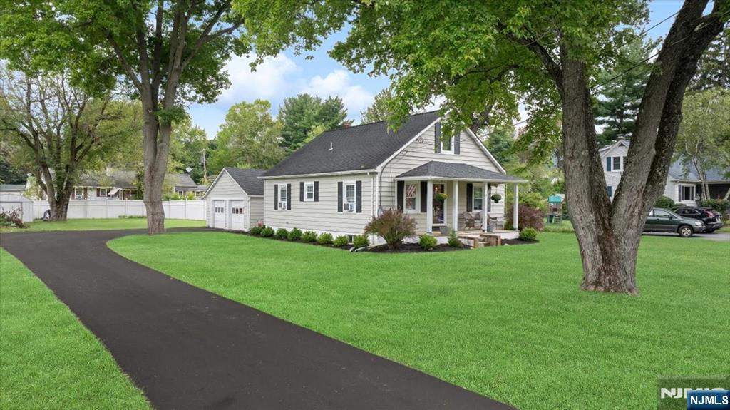 203 Pine Street - Photo 1
