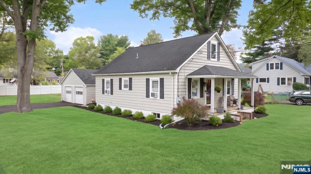 203 Pine Street - Photo 2