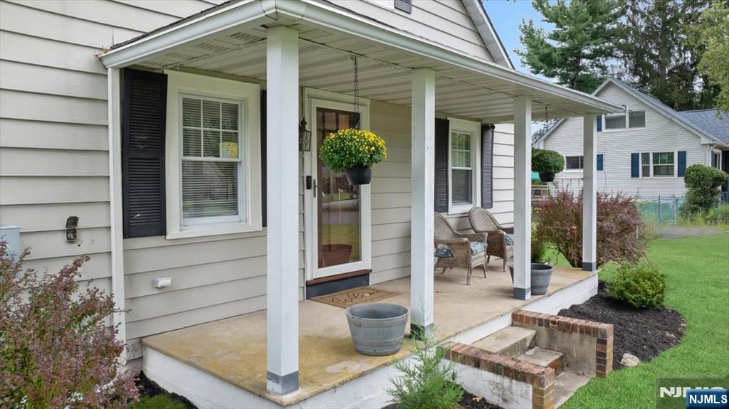 203 Pine Street - Photo 3