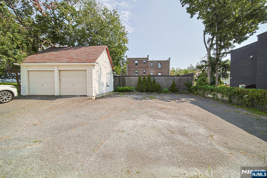 334 Broad Avenue - Photo 5