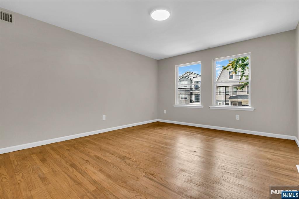 914 18th Street - Photo 3