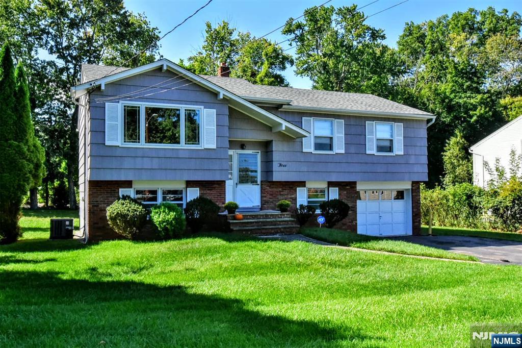 Photo 2 of Single family home for sale at 3 Richard Ct, Butler Borough, NJ 07405 | MLS# 26035610 | Listing updated on 2026-10-06