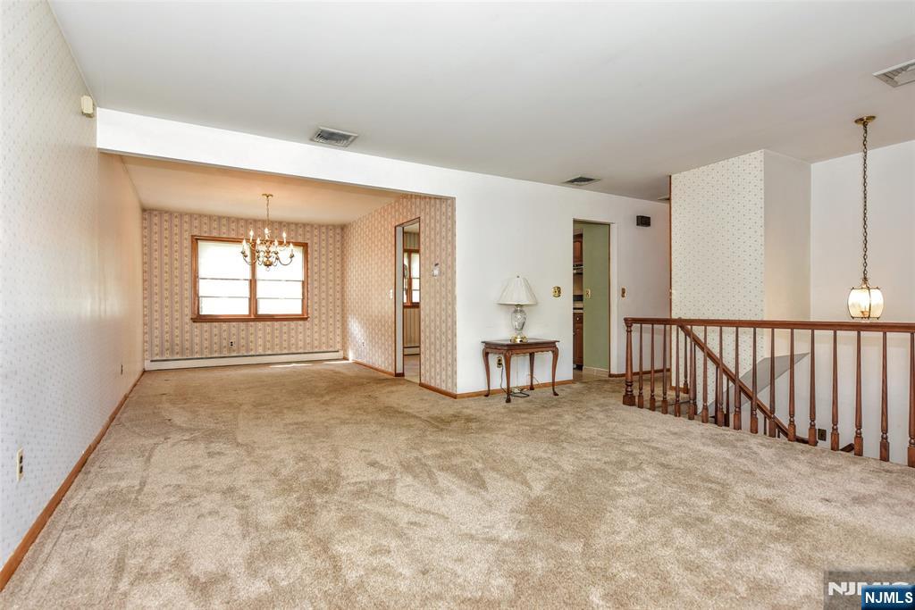 Photo 4 of Single family home for sale at 3 Richard Ct, Butler Borough, NJ 07405 | MLS# 26035610 | Listing updated on 2026-10-06