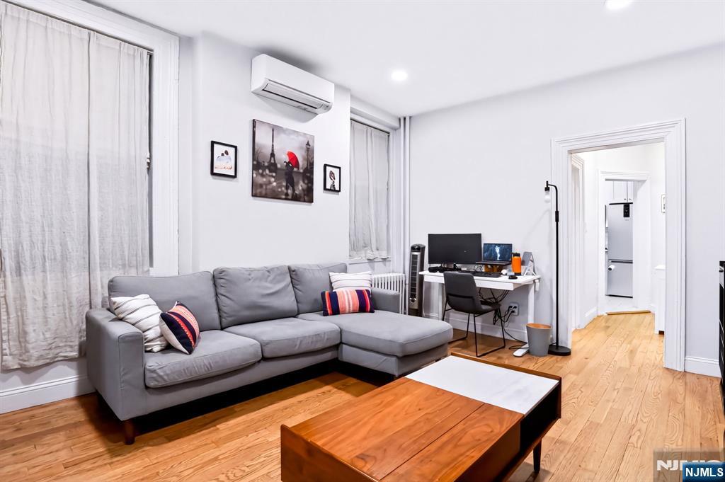 595 Jersey Avenue 1 - Photo 4