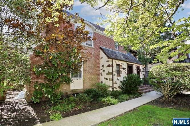 185 E Palisade Avenue A2A - Photo 1
