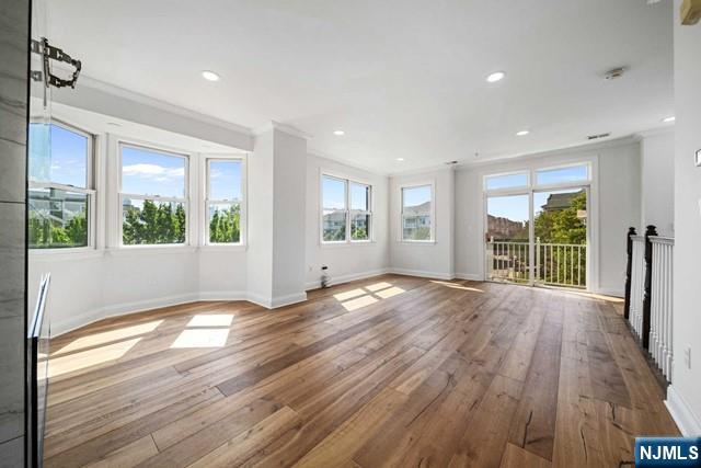 402 Kingston Court - Photo 1